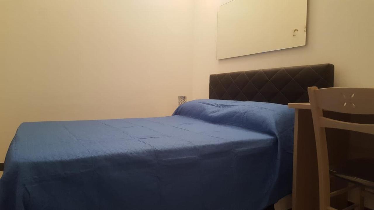Nuova Aurora Rent Rooms ロッカルメーラ エクステリア 写真
