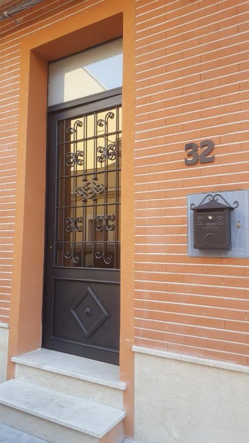 Nuova Aurora Rent Rooms ロッカルメーラ エクステリア 写真