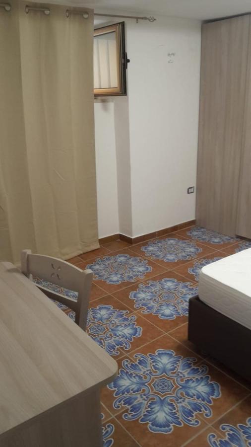 Nuova Aurora Rent Rooms ロッカルメーラ エクステリア 写真