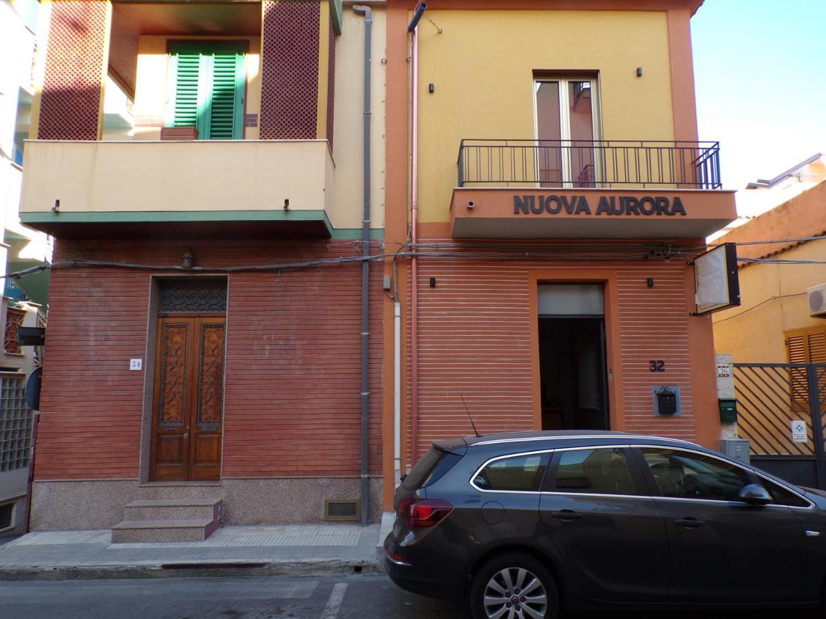 Nuova Aurora Rent Rooms ロッカルメーラ エクステリア 写真