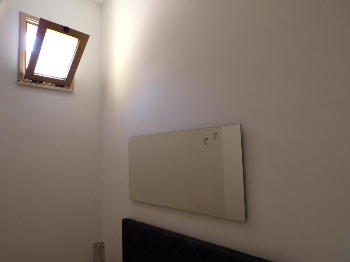 Nuova Aurora Rent Rooms ロッカルメーラ エクステリア 写真