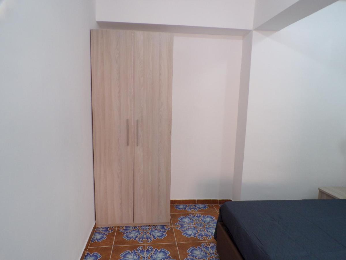Nuova Aurora Rent Rooms ロッカルメーラ エクステリア 写真