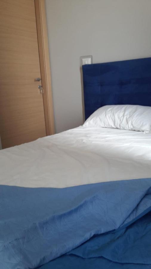Nuova Aurora Rent Rooms ロッカルメーラ エクステリア 写真