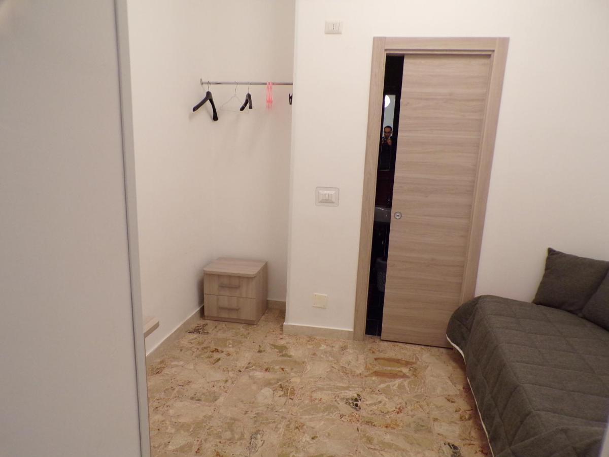 Nuova Aurora Rent Rooms ロッカルメーラ エクステリア 写真